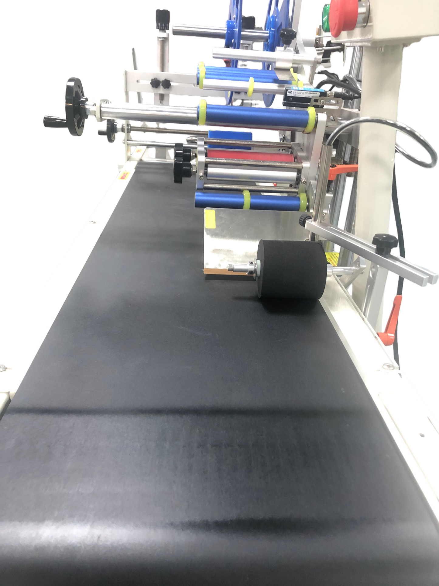 Inclined High-Speed Paging and Labeling Machine TB-FT300P